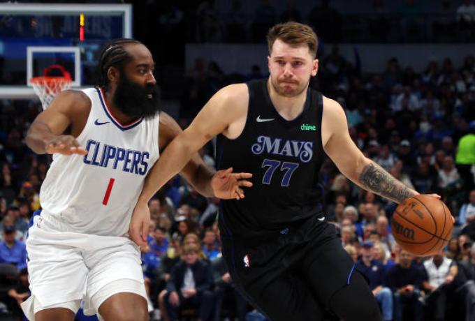 Με μυθικό Ντόντσιτς οι Μάβερικς διέλυσαν τους Κλίπερς